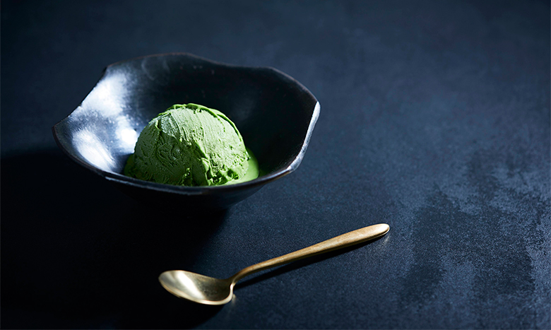 食べる宇治抹茶「天峰」を使用した限定商品の抹茶アイスクリームが発売中 イメージ画像