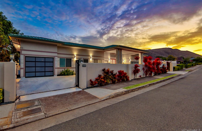 写真:Hakaka Street, Honolulu, HI